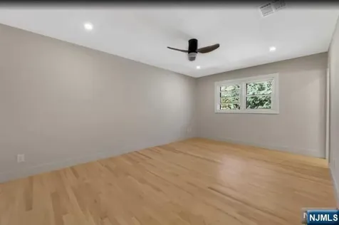 22 Greentree Terrace Tenafly NJ 07670