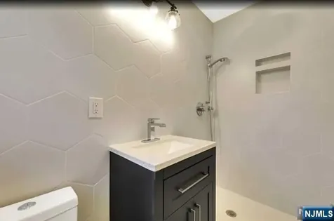 22 Greentree Terrace Tenafly NJ 07670