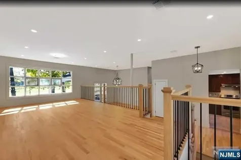 22 Greentree Terrace Tenafly NJ 07670