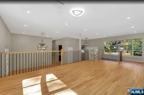 22 Greentree Terrace Tenafly NJ 07670