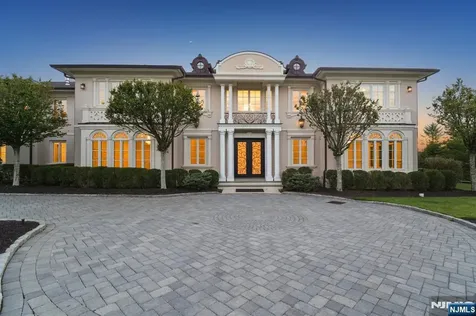 144 Truman Drive Cresskill NJ 07626