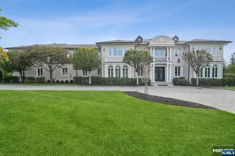 144 Truman Drive Cresskill NJ 07626