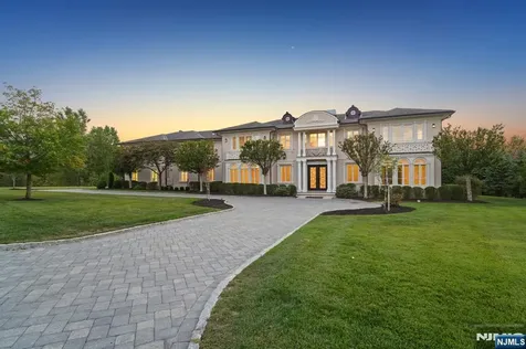 144 Truman Drive Cresskill NJ 07626