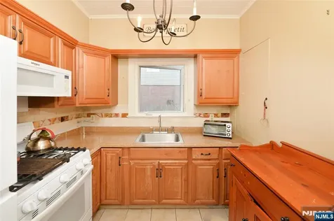 188 Highwood Avenue Glen Rock NJ 07452