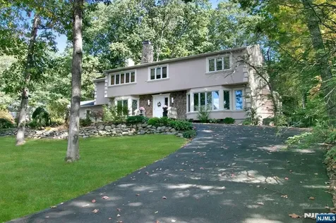 17 Sycamore Drive Woodcliff Lake NJ 07677