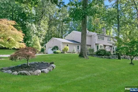 17 Sycamore Drive Woodcliff Lake NJ 07677