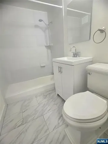 1203 River Road Edgewater NJ 07020