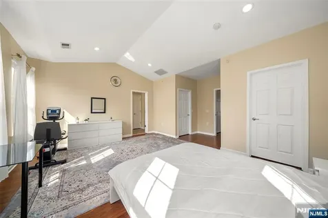 3 Holly Lane Garfield NJ 07026