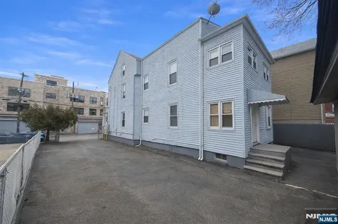 371 Totowa Avenue Paterson NJ 07502