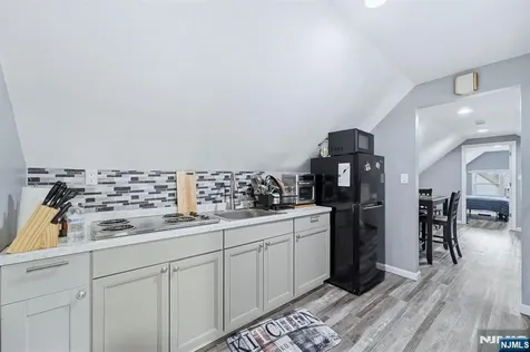757 Thomas Street Elizabeth NJ 07202