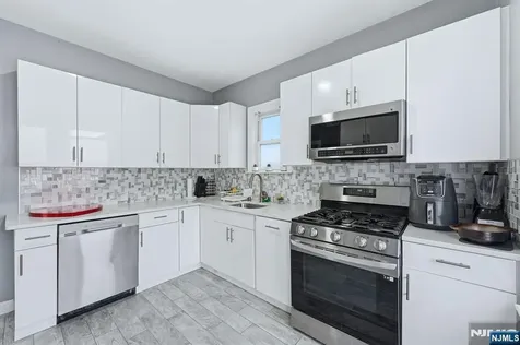 757 Thomas Street Elizabeth NJ 07202
