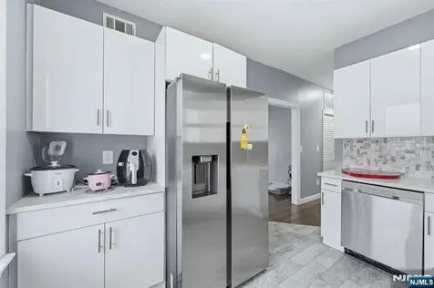 757 Thomas Street Elizabeth NJ 07202