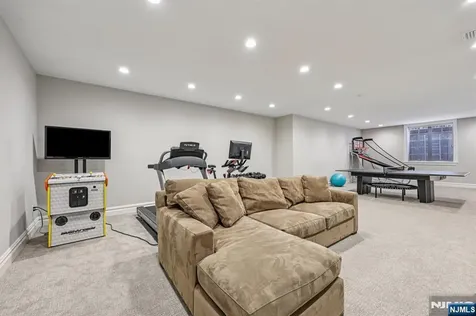 16 Norman Place Tenafly NJ 07670