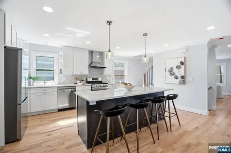 402 Riverview Avenue North Arlington NJ 07031