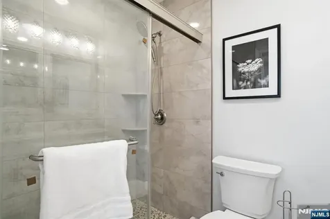 402 Riverview Avenue North Arlington NJ 07031