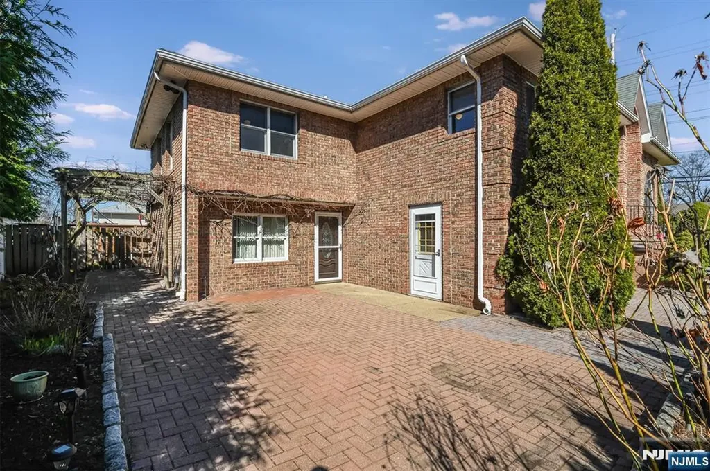 402 Monroe Avenue New Milford NJ 07646