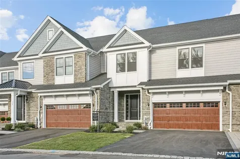8 Royal Birkdale Lane River Vale NJ 07675