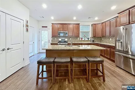 308 Parkview Lane Rockaway Township NJ 07866