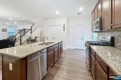 308 Parkview Lane Rockaway Township NJ 07866