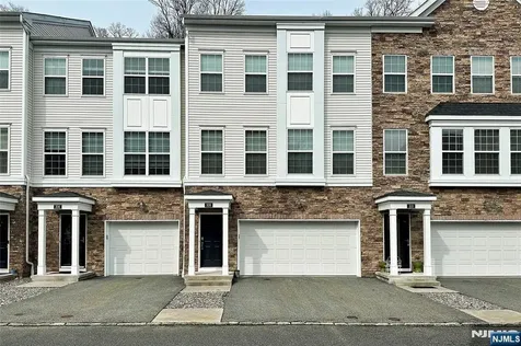 308 Parkview Lane Rockaway Township NJ 07866