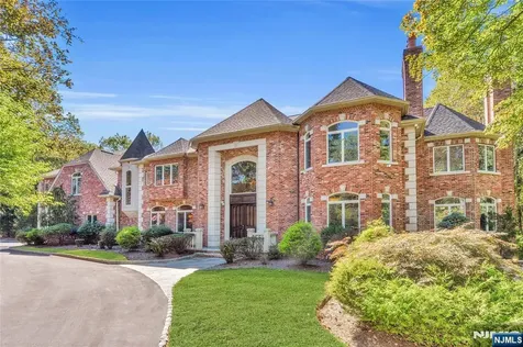 14 Werimus Brook Road Saddle River NJ 07458