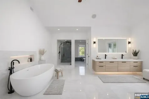 14 Werimus Brook Road Saddle River NJ 07458