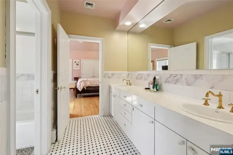 14 Werimus Brook Road Saddle River NJ 07458