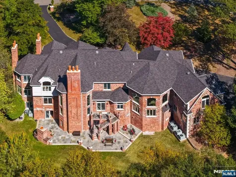 14 Werimus Brook Road Saddle River NJ 07458