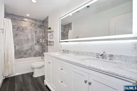 88 Alberta Drive Saddle Brook NJ 07663