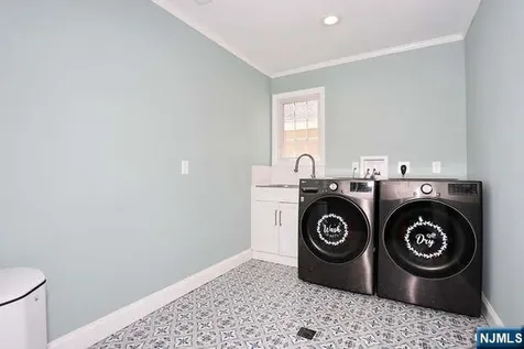 88 Alberta Drive Saddle Brook NJ 07663