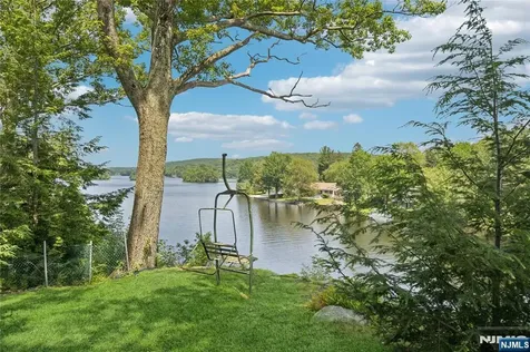 42 Witte Road West Milford NJ 07421