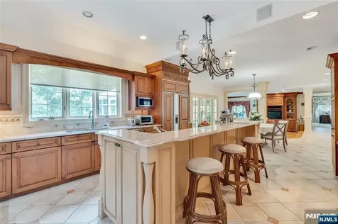 787 Peach Tree Lane Franklin Lakes NJ 07417