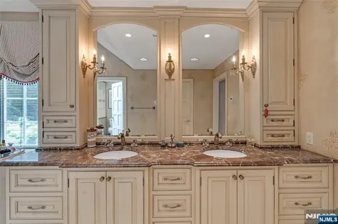 787 Peach Tree Lane Franklin Lakes NJ 07417