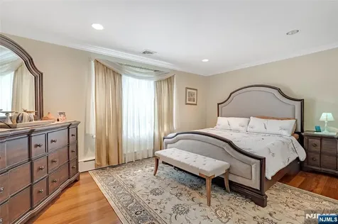 787 Peach Tree Lane Franklin Lakes NJ 07417