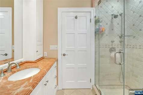 787 Peach Tree Lane Franklin Lakes NJ 07417