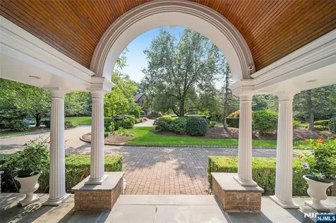 787 Peach Tree Lane Franklin Lakes NJ 07417
