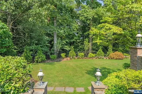 787 Peach Tree Lane Franklin Lakes NJ 07417