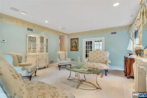 787 Peach Tree Lane Franklin Lakes NJ 07417