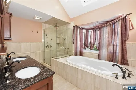 29 Cheryl Hills Drive Hawthorne NJ 07506