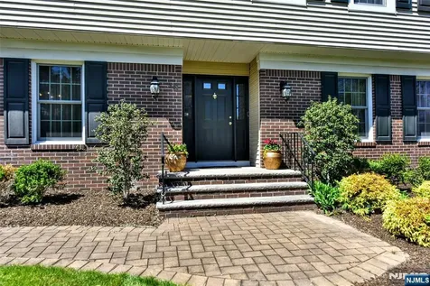 29 Cheryl Hills Drive Hawthorne NJ 07506