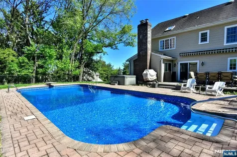 29 Cheryl Hills Drive Hawthorne NJ 07506