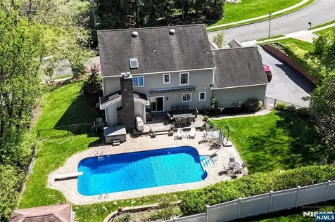 29 Cheryl Hills Drive Hawthorne NJ 07506