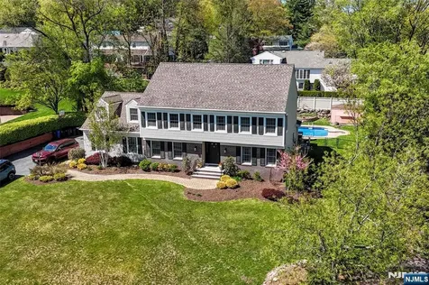 29 Cheryl Hills Drive Hawthorne NJ 07506
