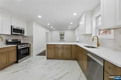 1087 Lambert Road Teaneck NJ 07666