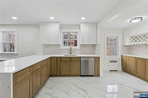 1087 Lambert Road Teaneck NJ 07666