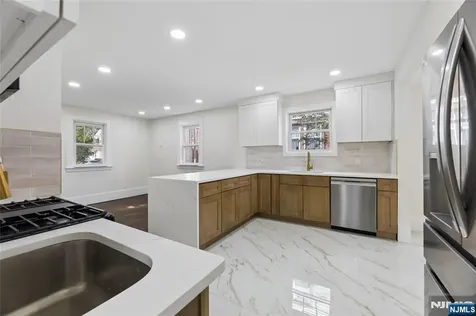1087 Lambert Road Teaneck NJ 07666