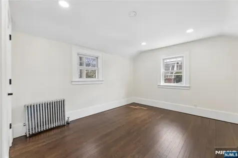1087 Lambert Road Teaneck NJ 07666