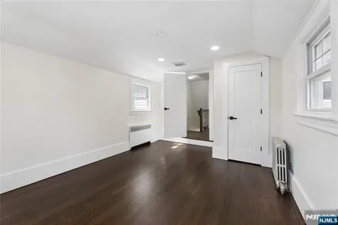 1087 Lambert Road Teaneck NJ 07666