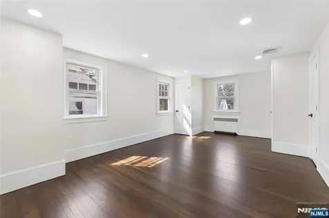 1087 Lambert Road Teaneck NJ 07666