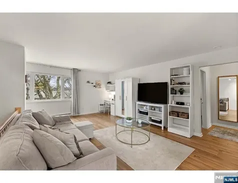 9 Wedgewood Drive Verona NJ 07044